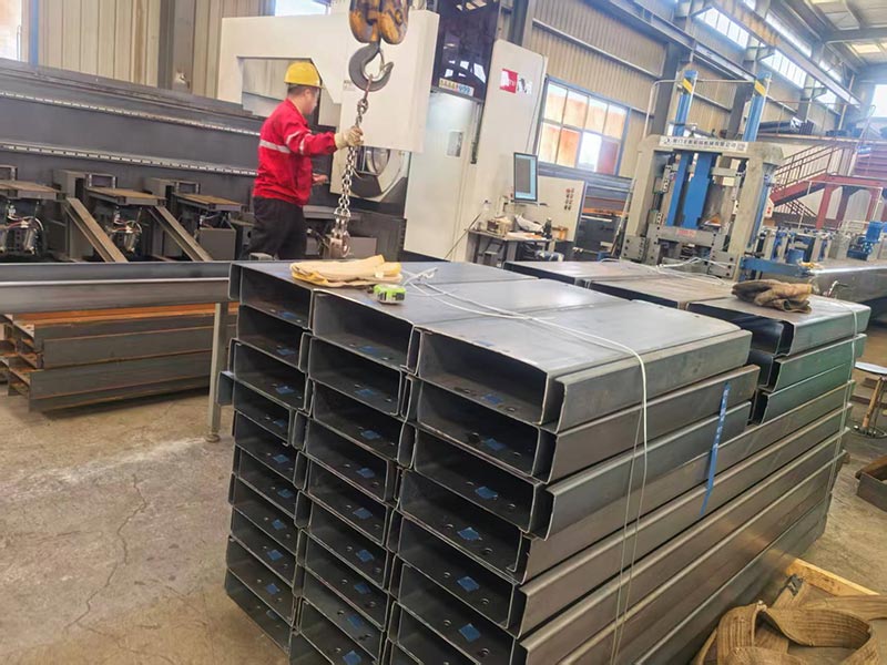 LiWeiyuan Steel Structure Co, Ltd Matagumpay na nakumpleto ang pasadyang C-Shaped Steel Purlin Production Order para sa Guam Client