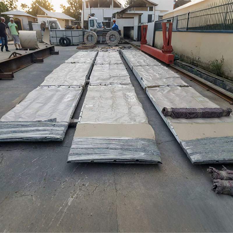 Building enclosure color steel plate