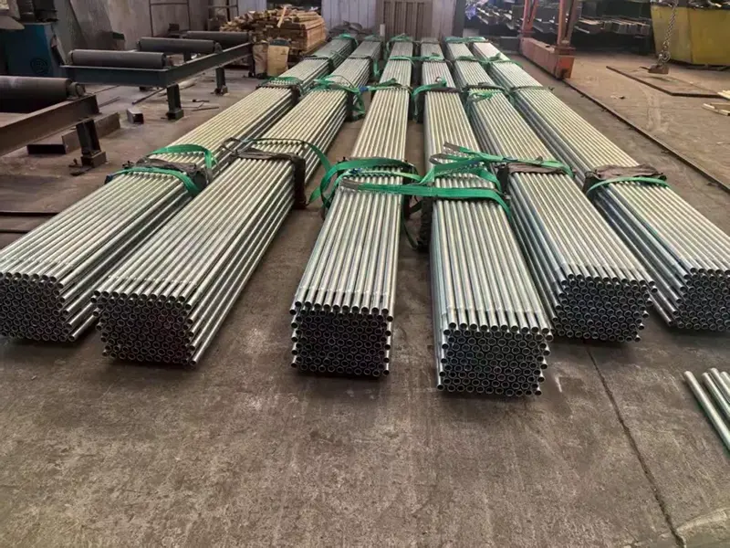 Mga bakod sa seguridad ng metal